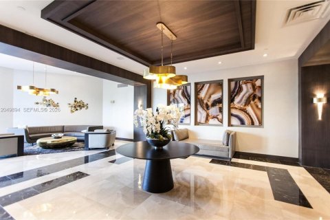 Condo in Aventura, Florida, 2 bedrooms № 2193481 - photo 24