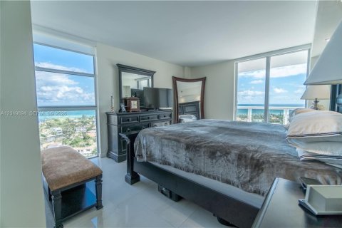 Condo in Aventura, Florida, 2 bedrooms № 2193481 - photo 15