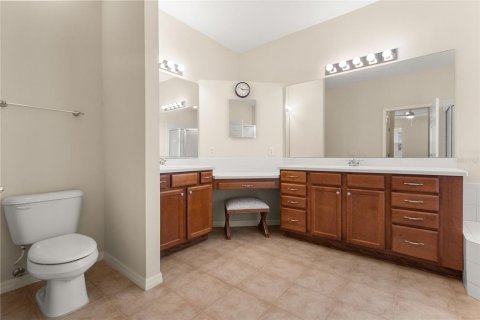 House in Leesburg, Florida 2 bedrooms, 161.46 sq.m. № 2394086 - photo 18