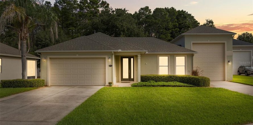 House in Leesburg, Florida 2 bedrooms, 161.46 sq.m. № 2394086