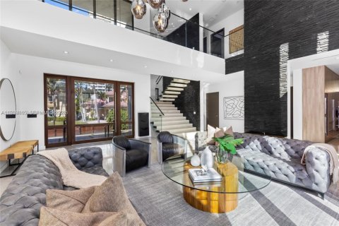 House in North Miami Beach, Florida 6 bedrooms № 1996497 - photo 13