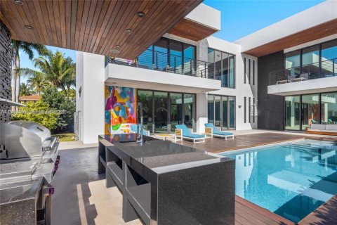 House in North Miami Beach, Florida 6 bedrooms № 1996497 - photo 7