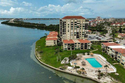 Condo in Saint Petersburg, Florida, 2 bedrooms  № 1759879 - photo 3