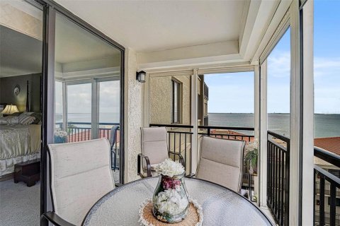 Condo in Saint Petersburg, Florida, 2 bedrooms  № 1759879 - photo 30