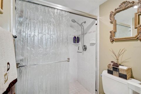 Condo in Saint Petersburg, Florida, 2 bedrooms  № 1759879 - photo 27