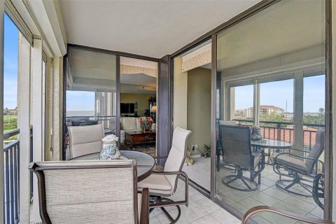 Condo in Saint Petersburg, Florida, 2 bedrooms  № 1759879 - photo 29