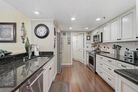 Condo in Saint Petersburg, Florida, 2 bedrooms  № 1759879 - photo 6