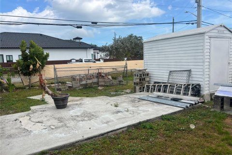 House in Cutler Bay, Florida 3 bedrooms, 109.16 sq.m. № 2036574 - photo 28