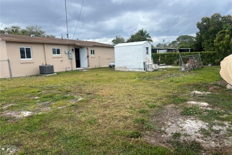 House in Cutler Bay, Florida 3 bedrooms, 109.16 sq.m. № 2036574 - photo 29