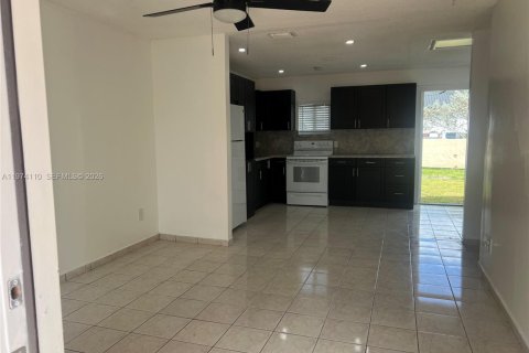 House in Cutler Bay, Florida 3 bedrooms, 109.16 sq.m. № 2036574 - photo 18