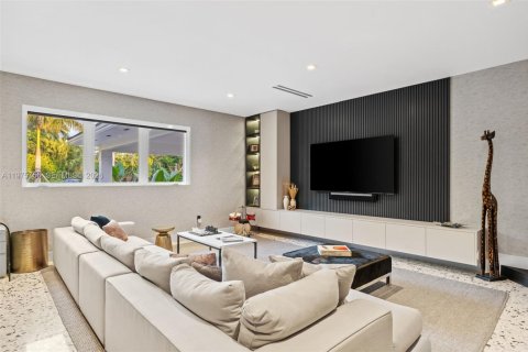 Снять в аренду виллу или дом в Майами, Флорида 4 спальни, 325.53м2, № 2041464 - фото 11