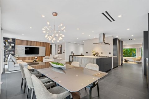 Снять в аренду виллу или дом в Майами, Флорида 4 спальни, 325.53м2, № 2041464 - фото 26