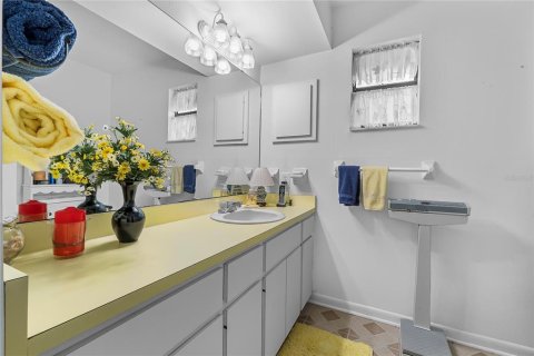 Condo in Lakeland, Florida, 2 bedrooms  № 1900971 - photo 24