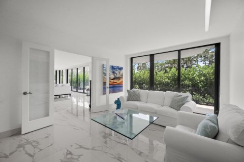 Condo in Palm Beach, Florida, 3 bedrooms  № 2158422 - photo 26