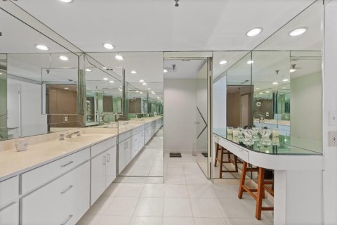 Condo in Palm Beach, Florida, 3 bedrooms  № 2158422 - photo 19