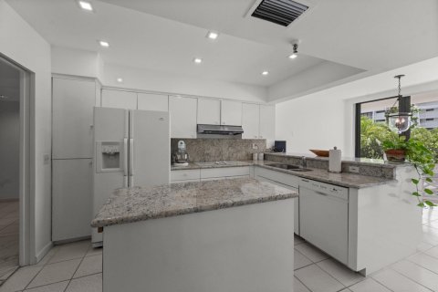Condo in Palm Beach, Florida, 3 bedrooms  № 2158422 - photo 9