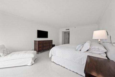 Condo in Palm Beach, Florida, 3 bedrooms  № 2158422 - photo 17