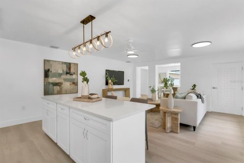Villa ou maison à vendre à Largo, Floride: 3 chambres, 158.77 m2 № 1796654 - photo 6