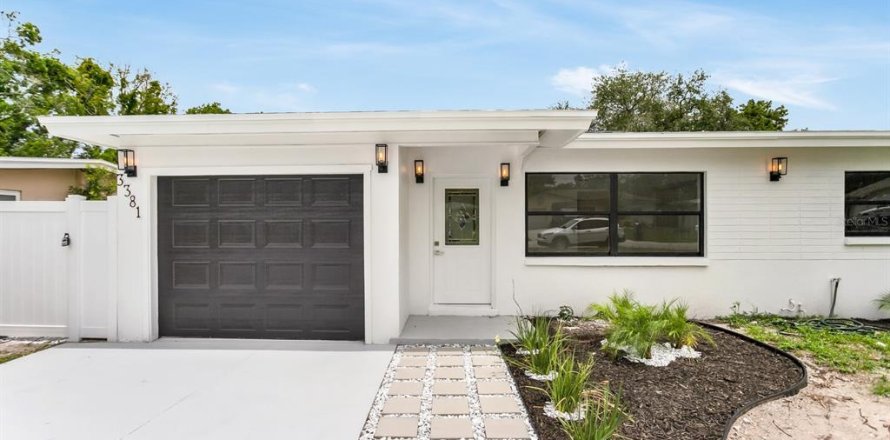 Villa ou maison à Largo, Floride 3 chambres, 158.77 m2 № 1796654