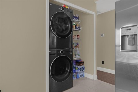 Casa en venta en Kissimmee, Florida, 3 dormitorios, 129.69 m2 № 2387560 - foto 17