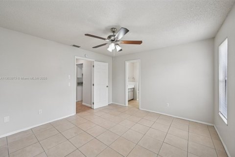 Casa en venta en Port St. Lucie, Florida, 3 dormitorios, 116.03 m2 № 1964914 - foto 17
