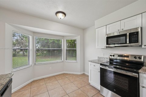 Casa en venta en Port St. Lucie, Florida, 3 dormitorios, 116.03 m2 № 1964914 - foto 12
