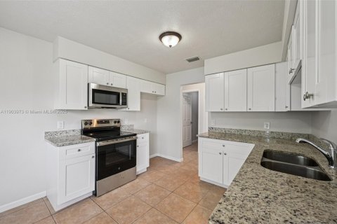 Casa en venta en Port St. Lucie, Florida, 3 dormitorios, 116.03 m2 № 1964914 - foto 14