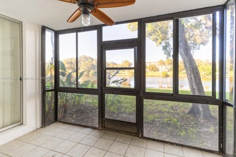 Condominio en venta en Lauderhill, Florida, 3 dormitorios, 162.58 m2 № 1964184 - foto 10