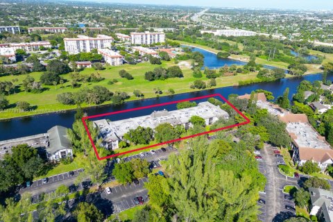 Condominio en venta en Lauderhill, Florida, 3 dormitorios, 162.58 m2 № 1964184 - foto 24