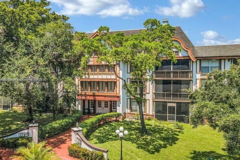 Condominio en venta en Lauderhill, Florida, 3 dormitorios, 162.58 m2 № 1964184 - foto 3