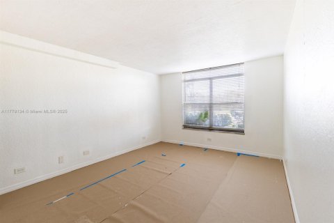 Condominio en venta en Lauderhill, Florida, 3 dormitorios, 162.58 m2 № 1964184 - foto 15