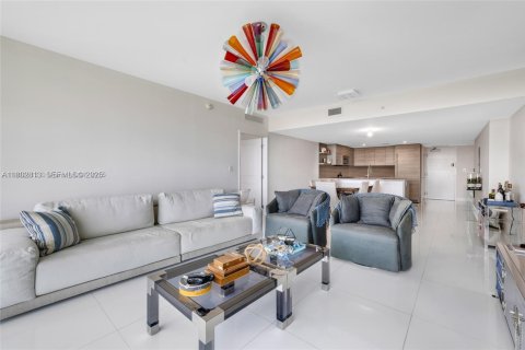 Copropriété à louer à Sunny Isles Beach, Floride: 2 chambres, 144.28 m2 № 2079988 - photo 10