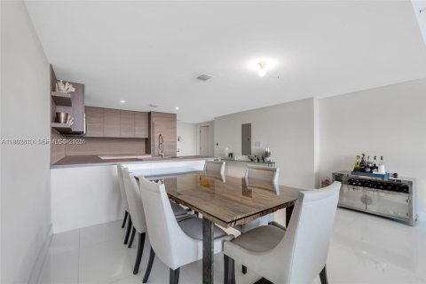 Copropriété à louer à Sunny Isles Beach, Floride: 2 chambres, 144.28 m2 № 2079988 - photo 9