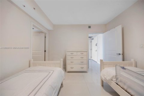 Copropriété à louer à Sunny Isles Beach, Floride: 2 chambres, 144.28 m2 № 2079988 - photo 16