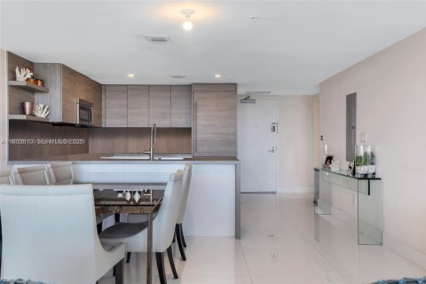 Copropriété à louer à Sunny Isles Beach, Floride: 2 chambres, 144.28 m2 № 2079988 - photo 13