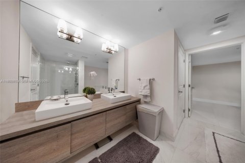 Copropriété à louer à Sunny Isles Beach, Floride: 2 chambres, 144.28 m2 № 2079988 - photo 25