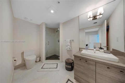 Copropriété à louer à Sunny Isles Beach, Floride: 2 chambres, 144.28 m2 № 2079988 - photo 17