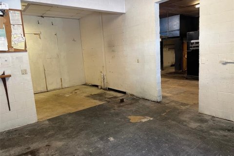 Propiedad comercial en alquiler en Gainesville, Florida, 464.51 m2 № 910265 - foto 11