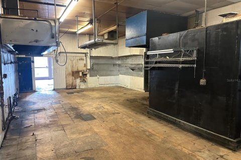 Propiedad comercial en alquiler en Gainesville, Florida, 464.51 m2 № 910265 - foto 10