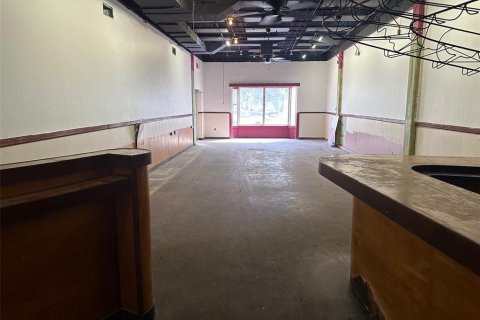 Propiedad comercial en alquiler en Gainesville, Florida, 464.51 m2 № 910265 - foto 6
