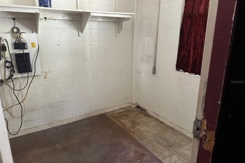 Propiedad comercial en alquiler en Gainesville, Florida, 464.51 m2 № 910265 - foto 7