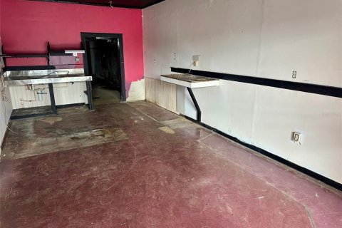 Propiedad comercial en alquiler en Gainesville, Florida, 464.51 m2 № 910265 - foto 5