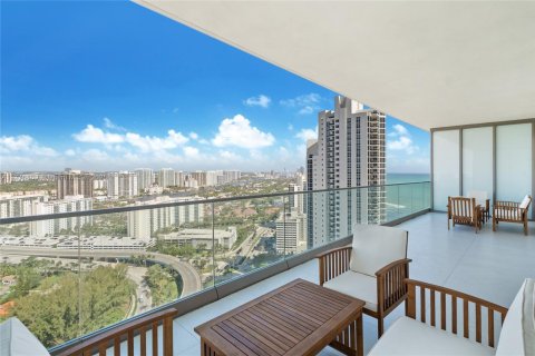 Condo in Sunny Isles Beach, Florida, 3 bedrooms  № 1705726 - photo 16