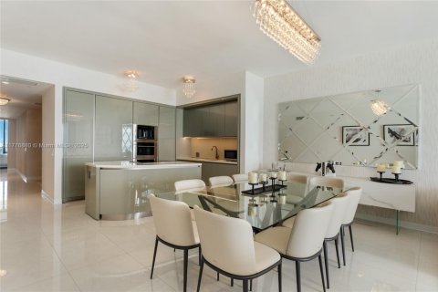 Copropriété à louer à Sunny Isles Beach, Floride: 3 chambres, 210.98 m2 № 1705726 - photo 8