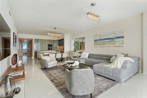 Copropriété à louer à Sunny Isles Beach, Floride: 3 chambres, 210.98 m2 № 1705726 - photo 7
