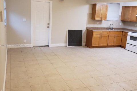 House in Pompano Beach, Florida 2 bedrooms № 1941282 - photo 16