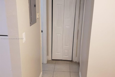 House in Pompano Beach, Florida 2 bedrooms № 1941282 - photo 19