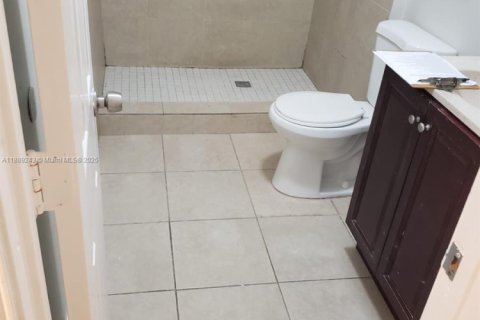 House in Pompano Beach, Florida 2 bedrooms № 1941282 - photo 9