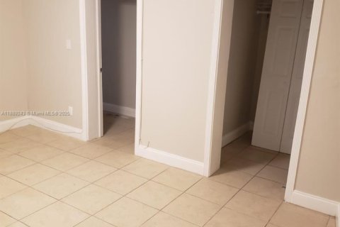 House in Pompano Beach, Florida 2 bedrooms № 1941282 - photo 4