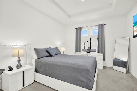 Adosado en venta en Homestead, Florida, 4 dormitorios, 157.47 m2 № 2045111 - foto 17